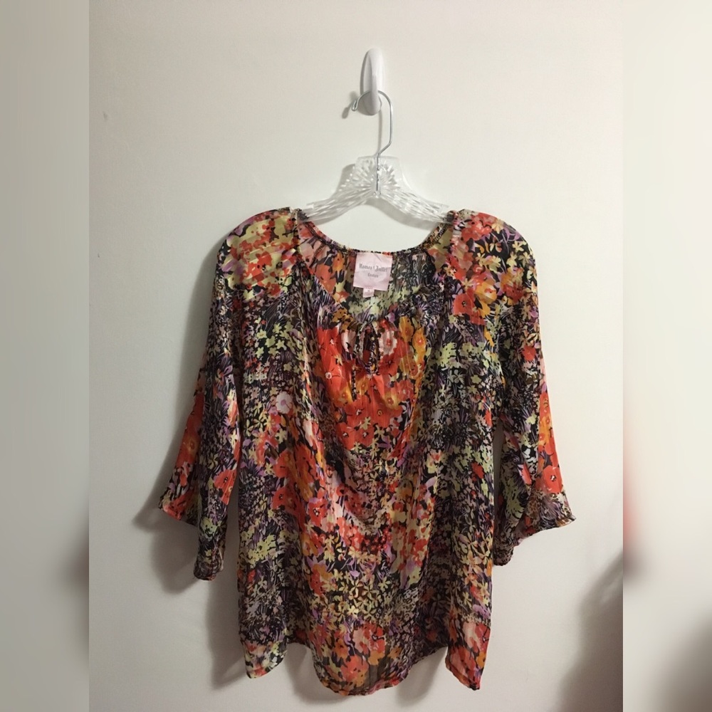 Floral 3/4 Sleeve Romeo & Juliet Couture Blouse